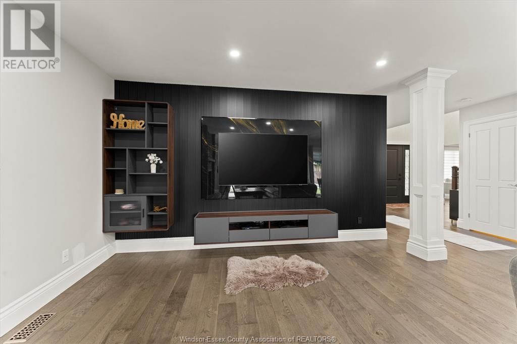 359 ELMGROVE DRIVE Image 20