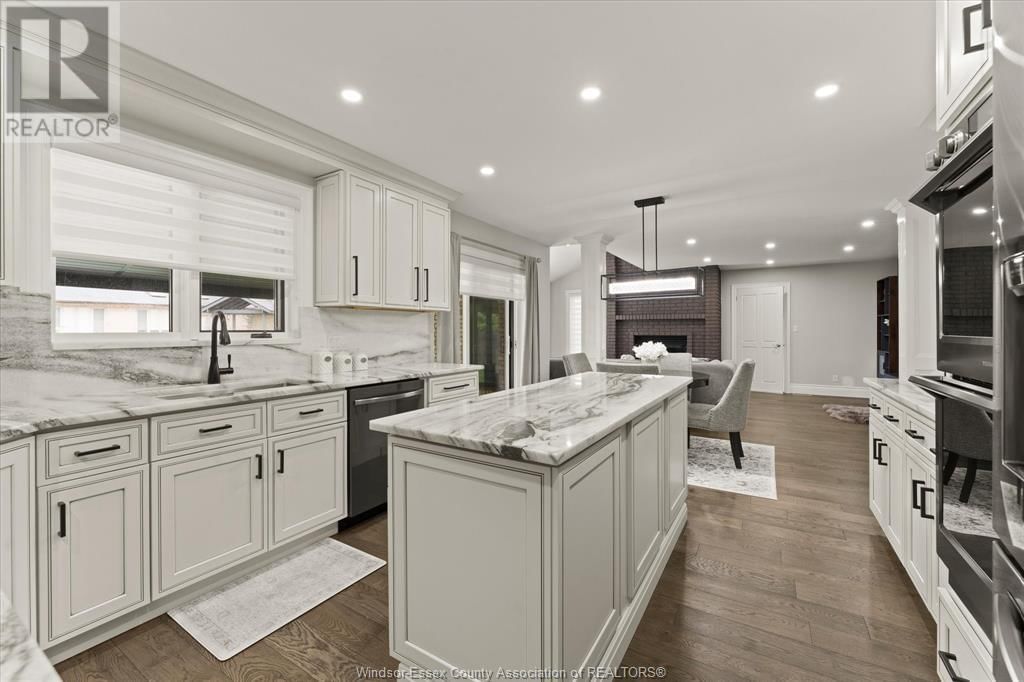 359 ELMGROVE DRIVE Image 9
