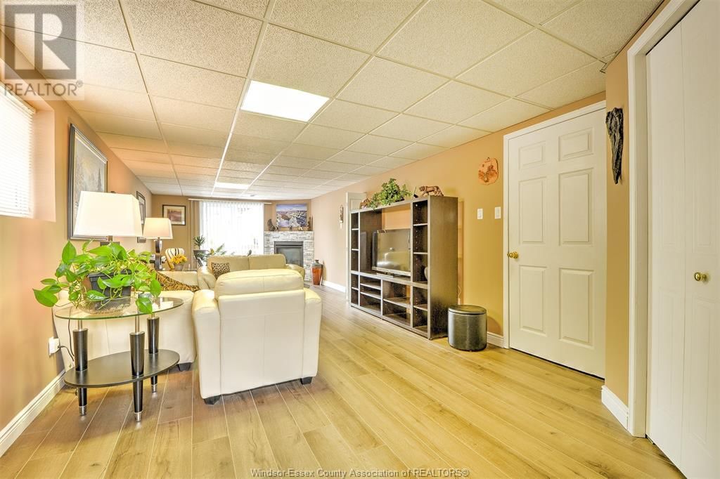 836 MICHAEL DRIVE Image 20