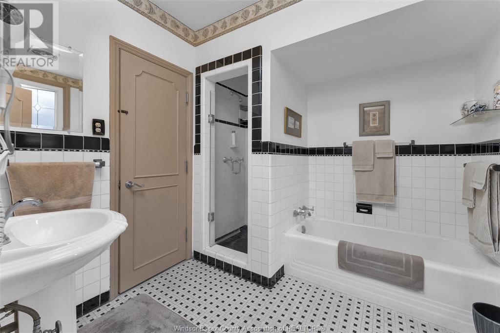 226 REEDMERE ROAD Image 19