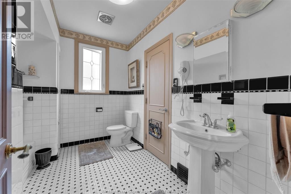 226 REEDMERE ROAD Image 20
