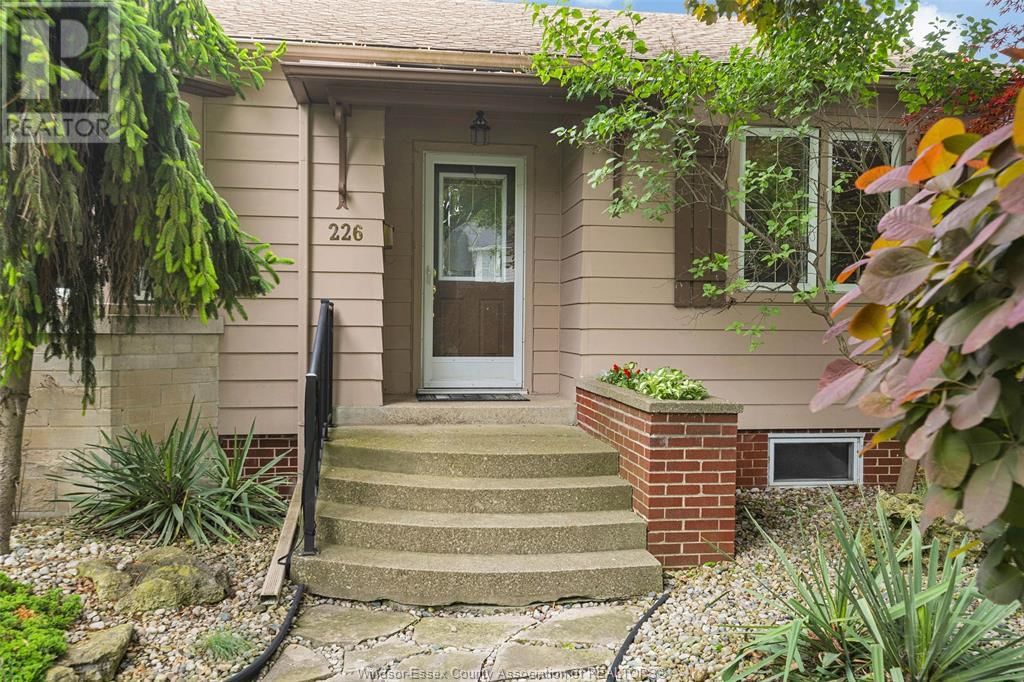 226 REEDMERE ROAD Image 5