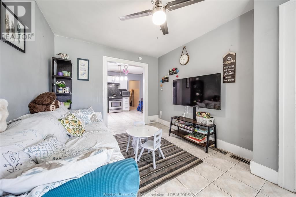 1142 MERCER STREET Image 10