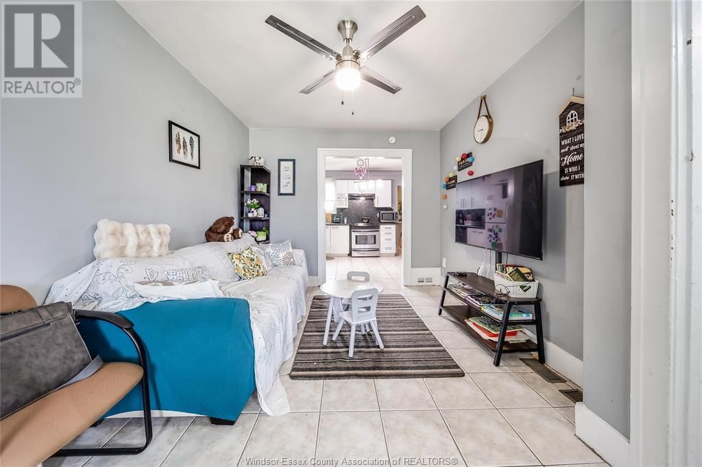 1142 MERCER STREET Image 11