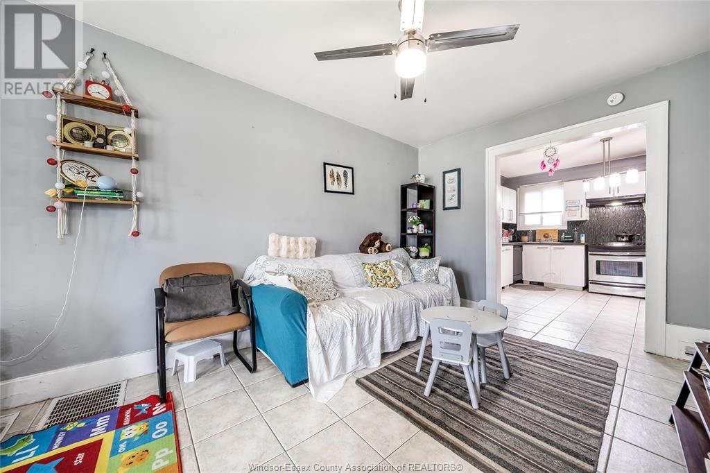 1142 MERCER STREET Image 8