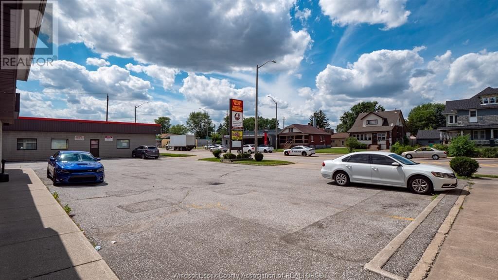 1405-1495 TECUMSEH ROAD WEST Image 32