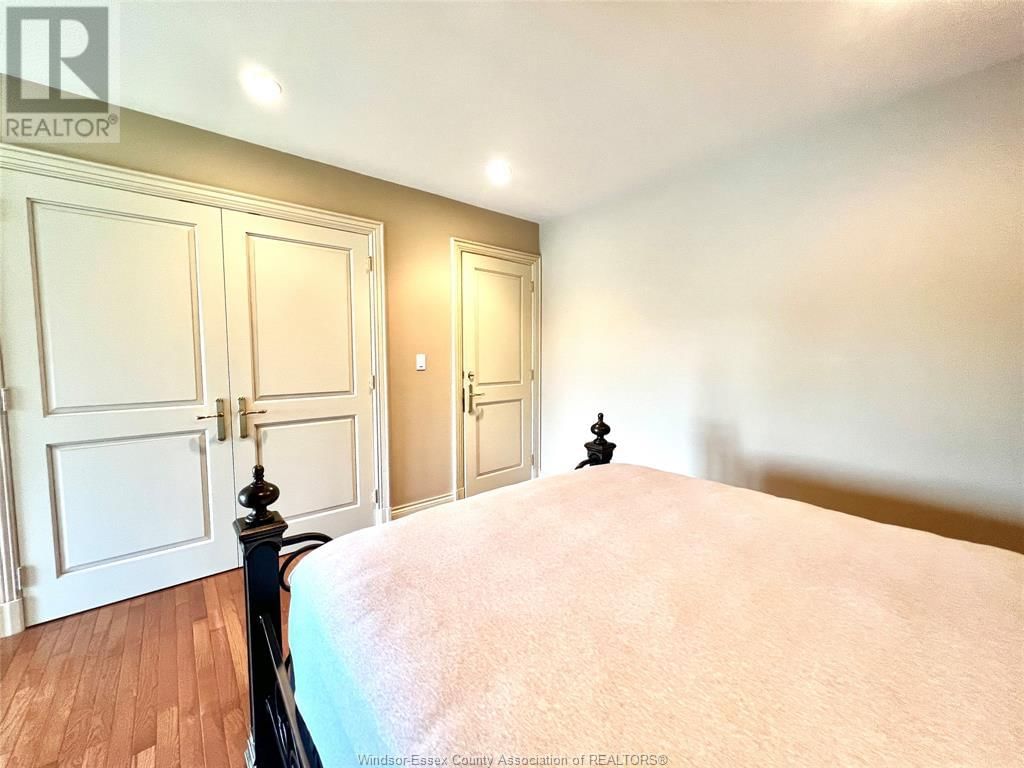 944 LAKE TRAIL DRIVE Image 3