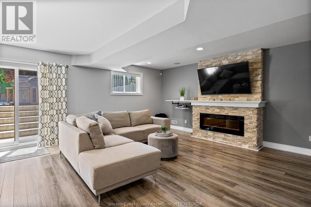 1371 MATTHEW CRESCENT Image 25