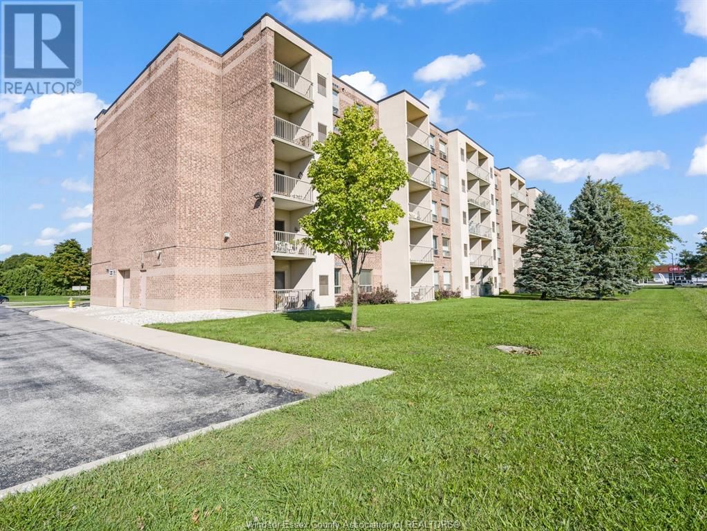210 - 8335 WYANDOTTE STREET EAST Image 32