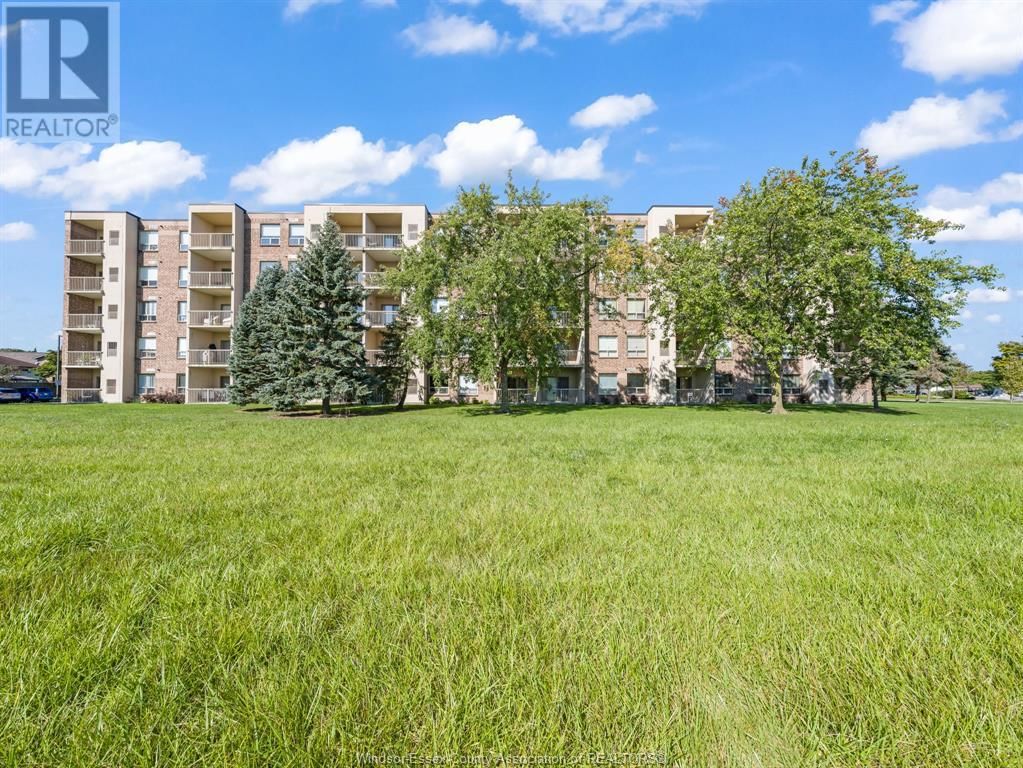 210 - 8335 WYANDOTTE STREET EAST Image 34