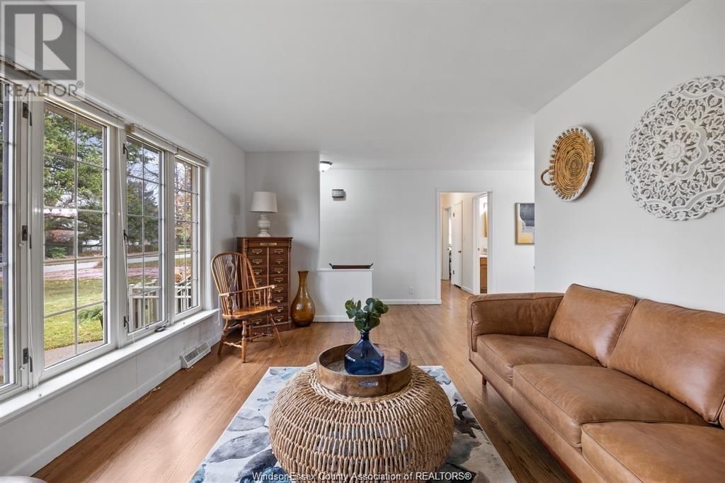 611 LYNN Image 2