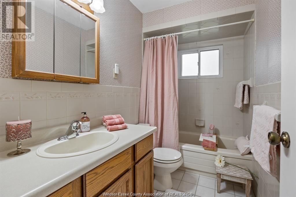 611 LYNN Image 6