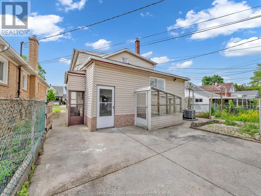 436 LOGAN AVENUE Image 27