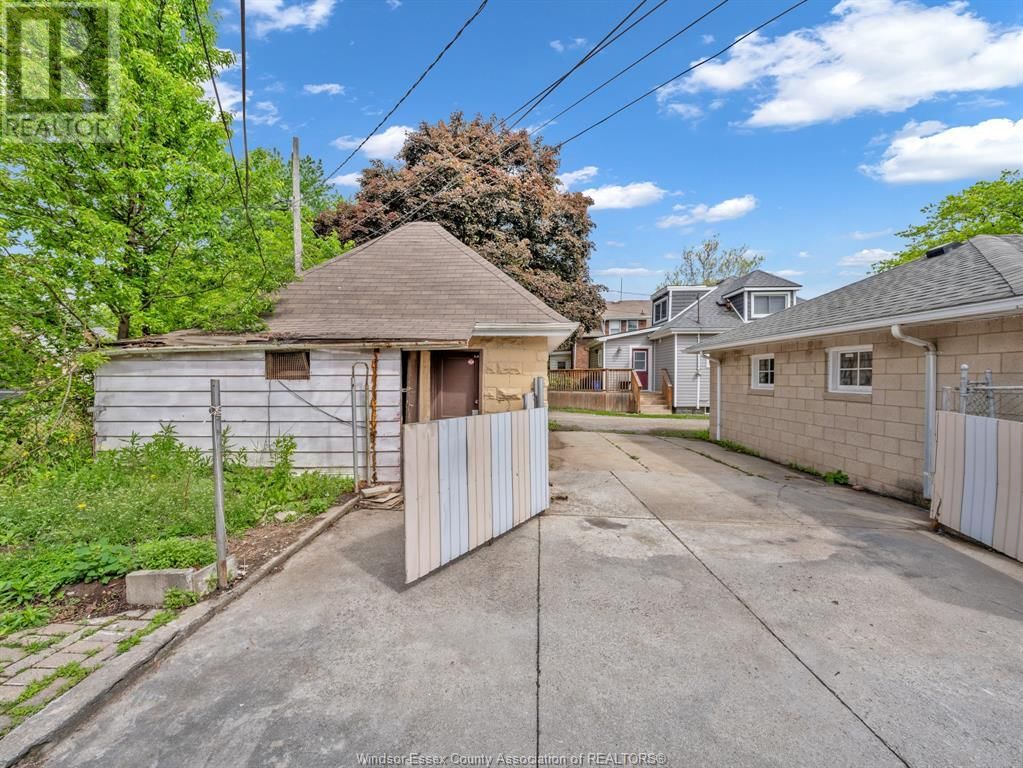 436 LOGAN AVENUE Image 30