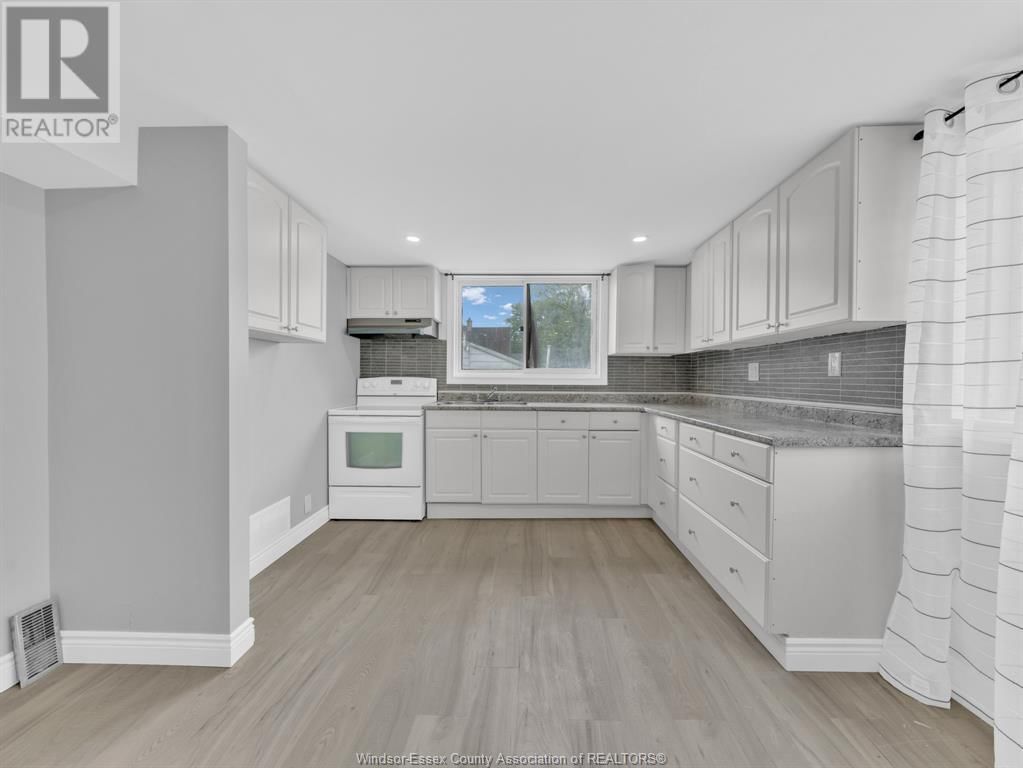 436 LOGAN AVENUE Image 8