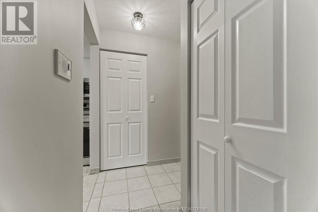 101 - 1160 HOWARD Image 18
