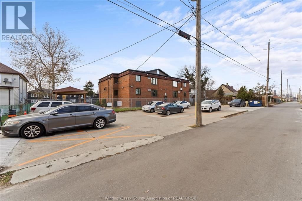 101 - 1160 HOWARD Image 24