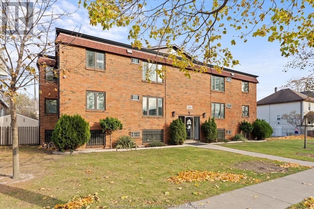 101 - 1160 HOWARD Image 3