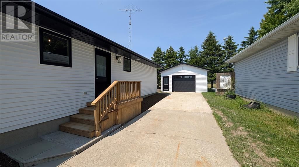 20 - 2761 OIL HERITAGE ROAD Image 3