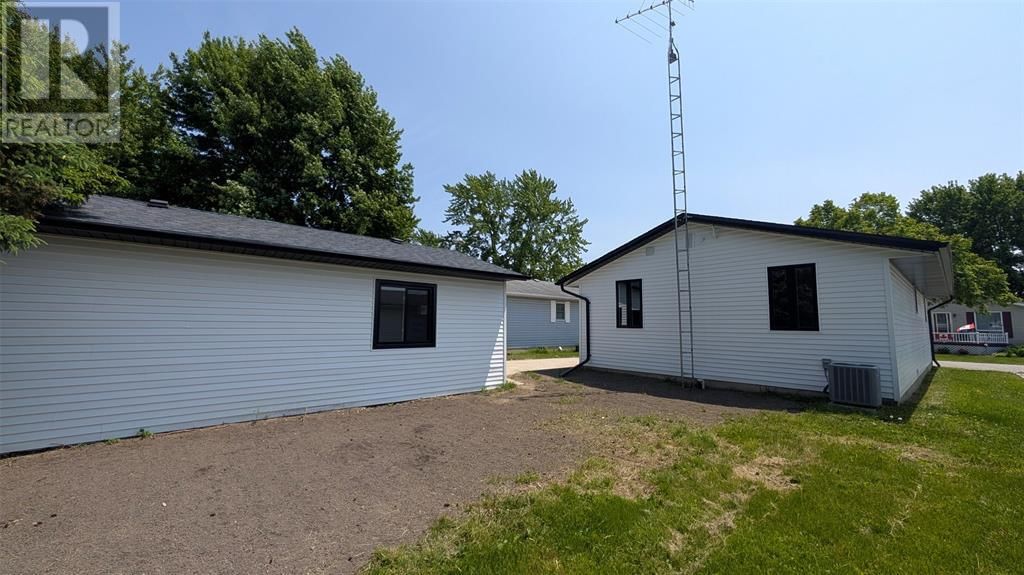 20 - 2761 OIL HERITAGE ROAD Image 4
