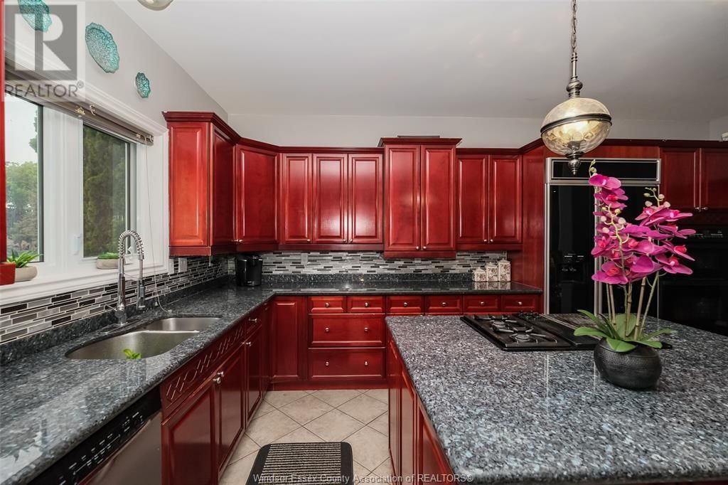 106 MARTIN DRIVE Image 11