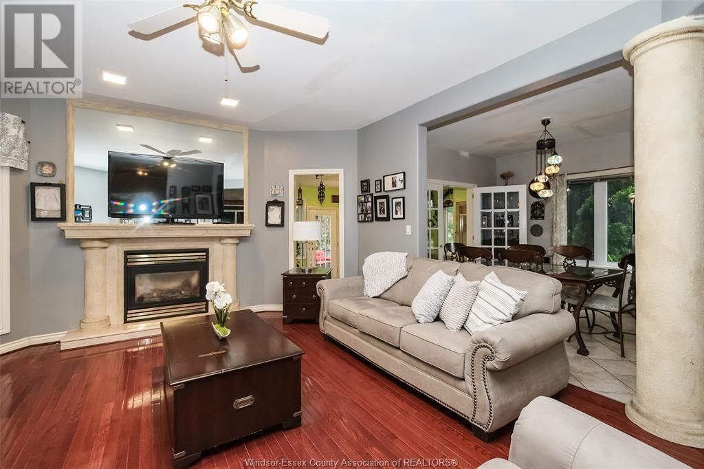 106 MARTIN DRIVE Image 15