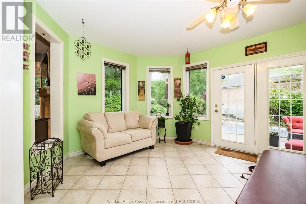 106 MARTIN DRIVE Image 16