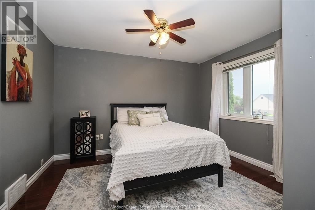 106 MARTIN DRIVE Image 26