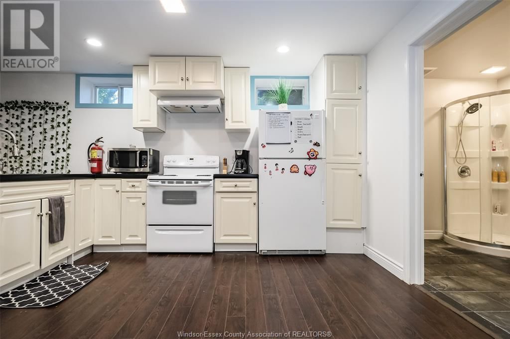 106 MARTIN DRIVE Image 33
