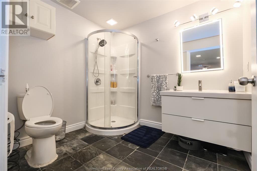 106 MARTIN DRIVE Image 34
