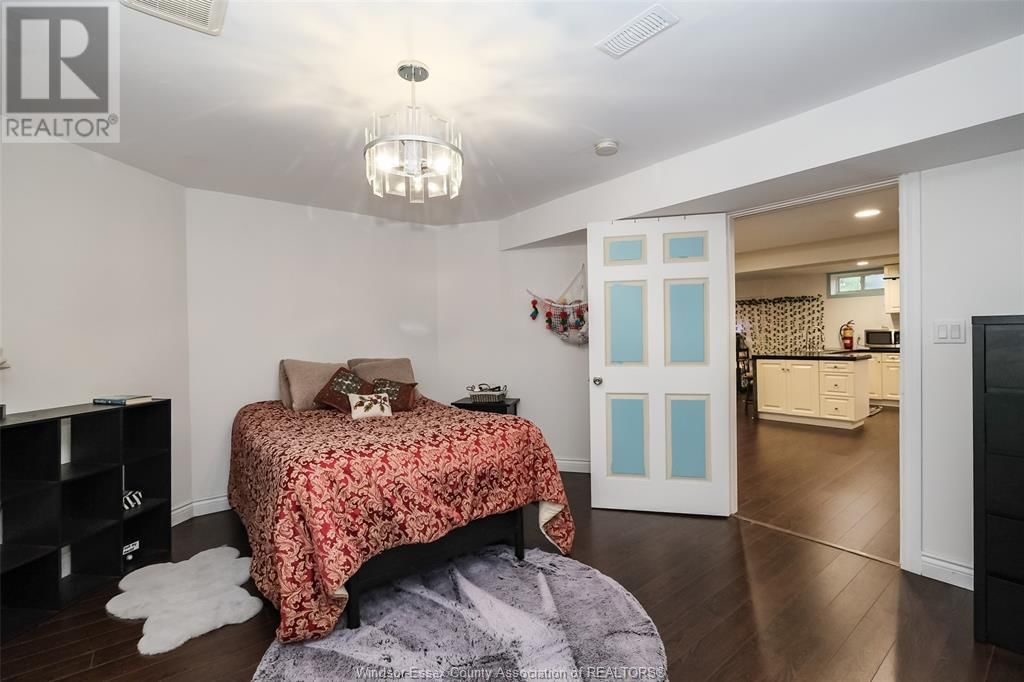 106 MARTIN DRIVE Image 39