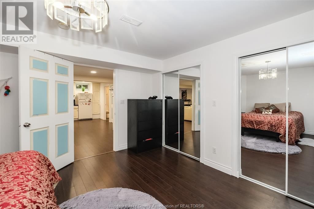 106 MARTIN DRIVE Image 40