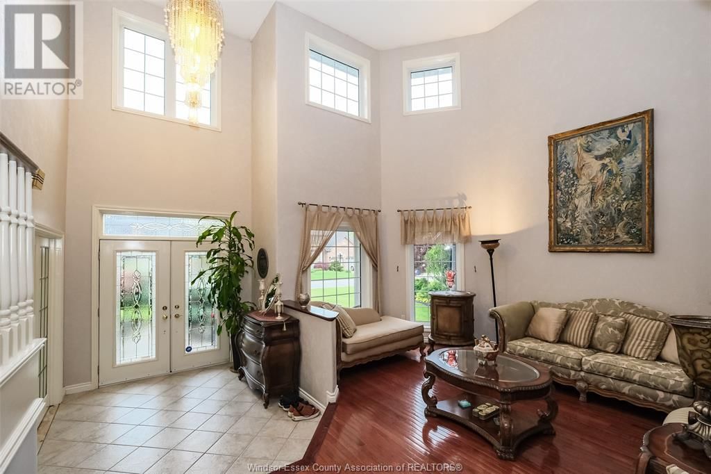 106 MARTIN DRIVE Image 6