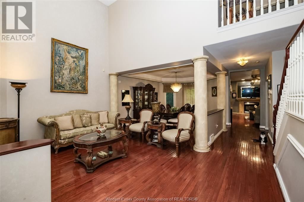 106 MARTIN DRIVE Image 8