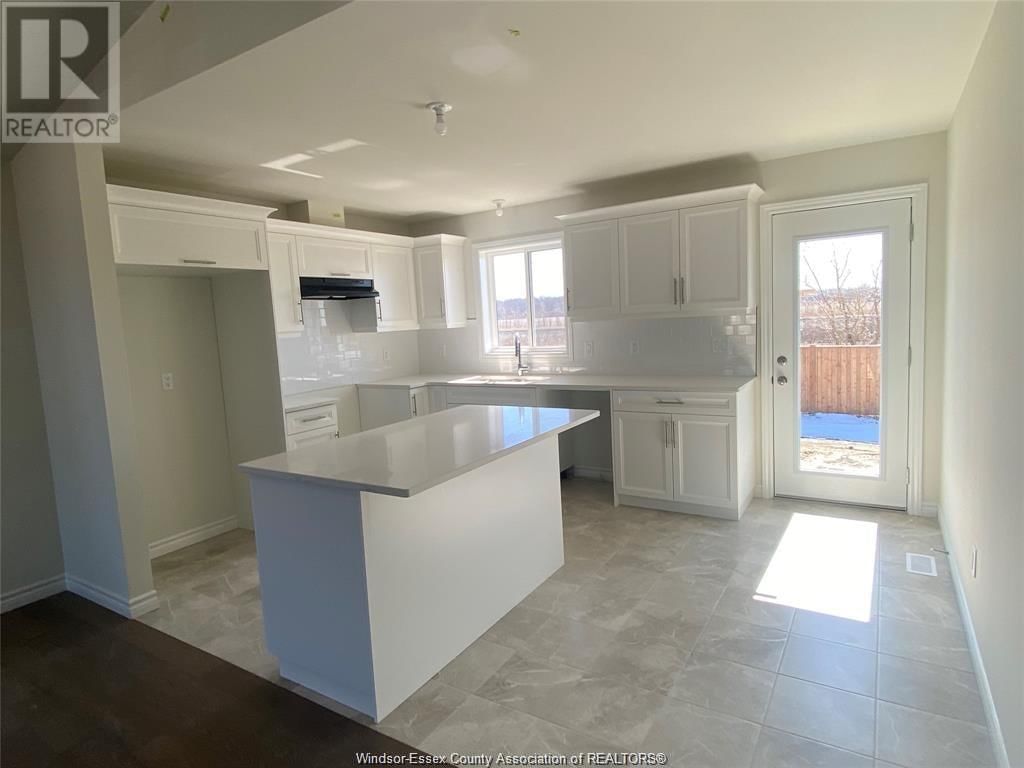 UPPER - 1061 ASPEN RIDGE CRESCENT Image 3