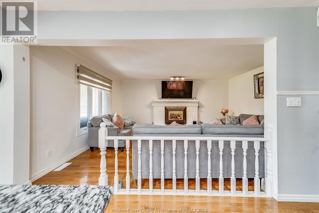 3169 CLEMENCEAU BOULEVARD Image 12
