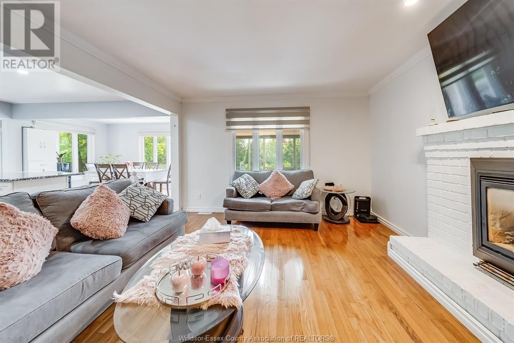 3169 CLEMENCEAU BOULEVARD Image 14