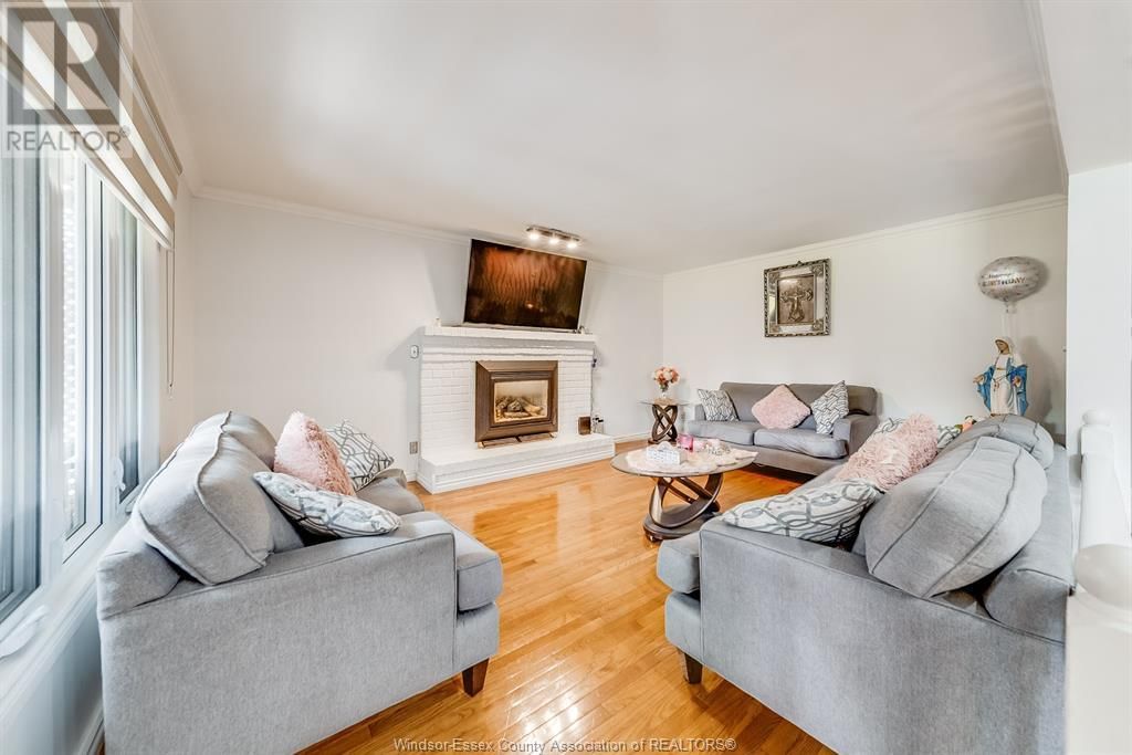 3169 CLEMENCEAU BOULEVARD Image 15