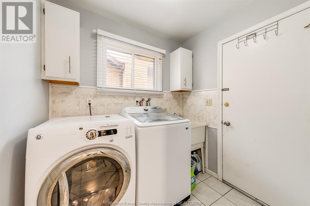 3169 CLEMENCEAU BOULEVARD Image 19