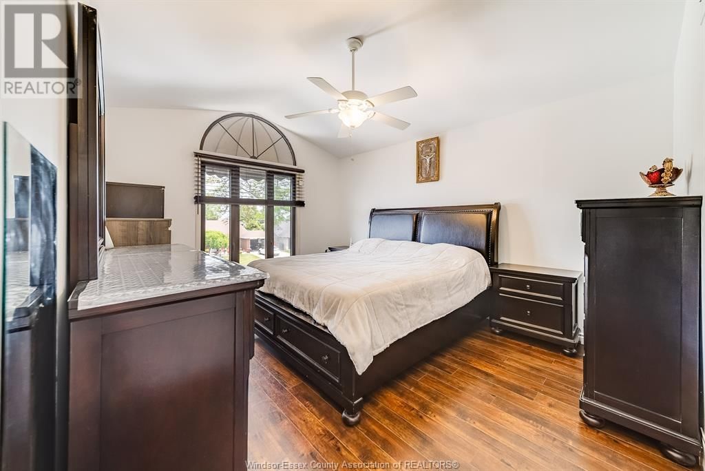 3169 CLEMENCEAU BOULEVARD Image 21