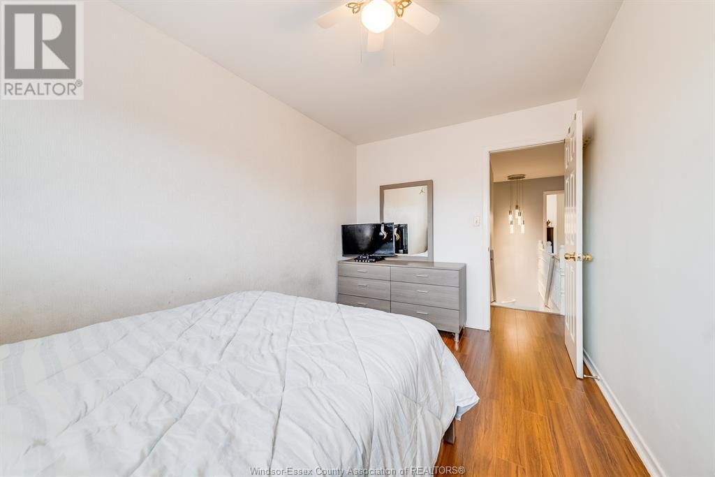 3169 CLEMENCEAU BOULEVARD Image 30