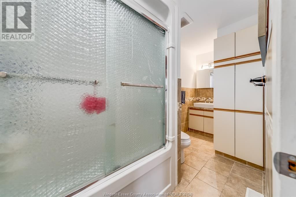 3169 CLEMENCEAU BOULEVARD Image 32