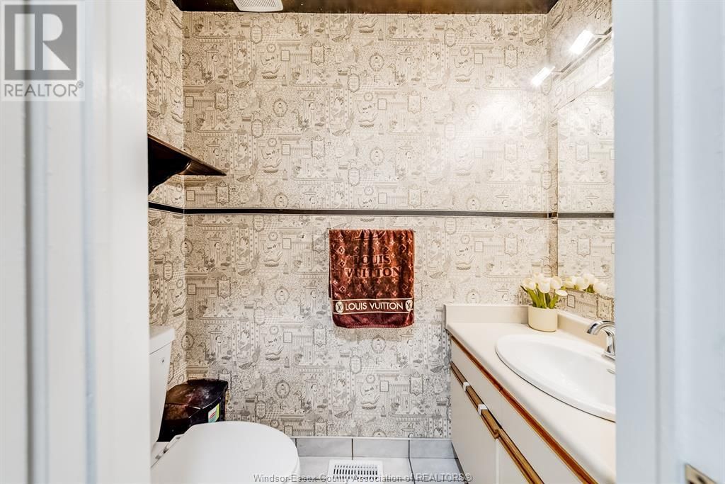 3169 CLEMENCEAU BOULEVARD Image 33