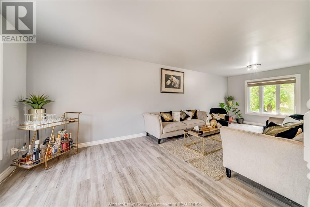 3169 CLEMENCEAU BOULEVARD Image 8