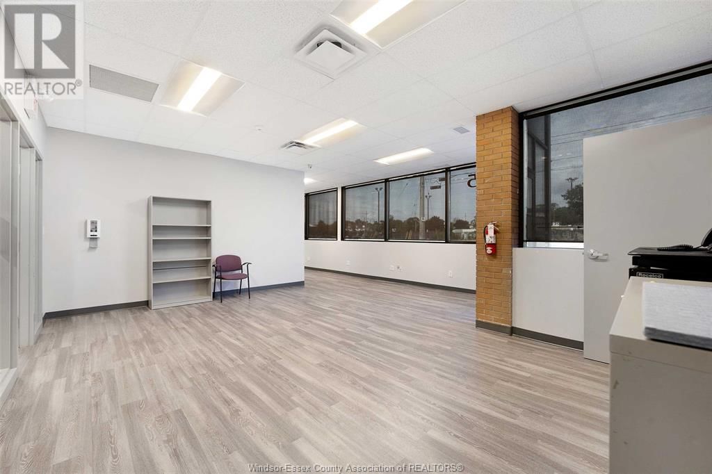 1225 MCDOUGALL Image 18