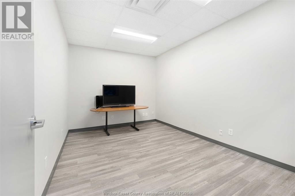 1225 MCDOUGALL Image 22
