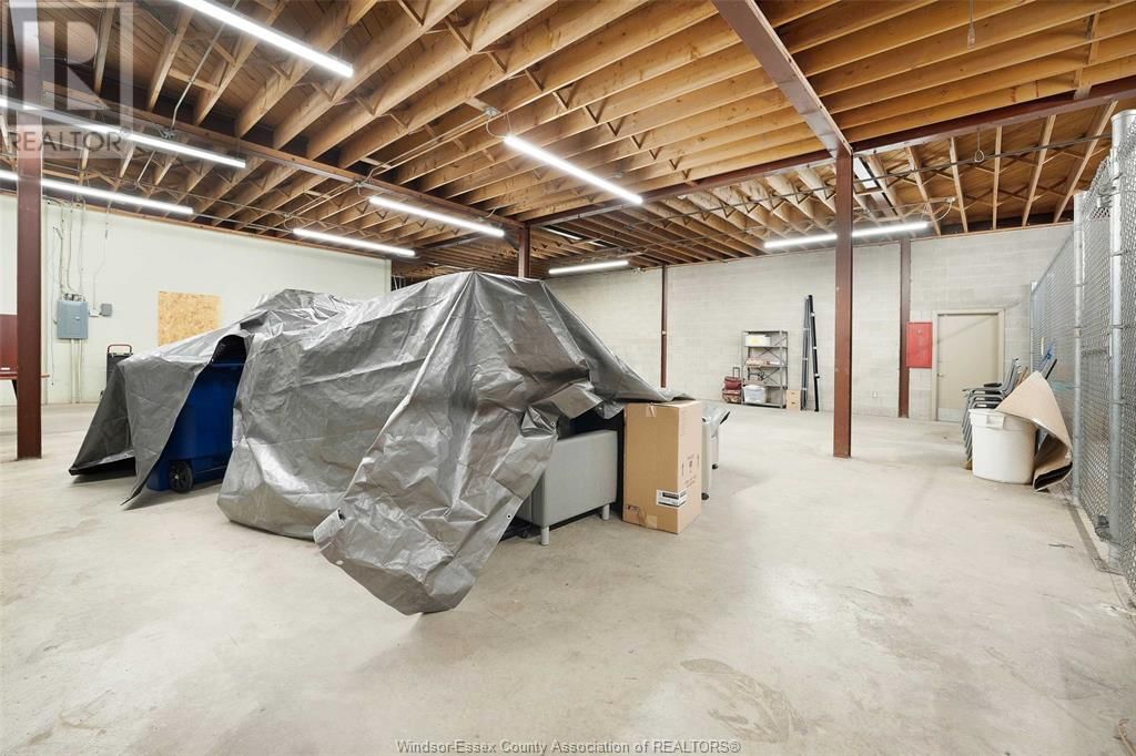 1225 MCDOUGALL Image 31