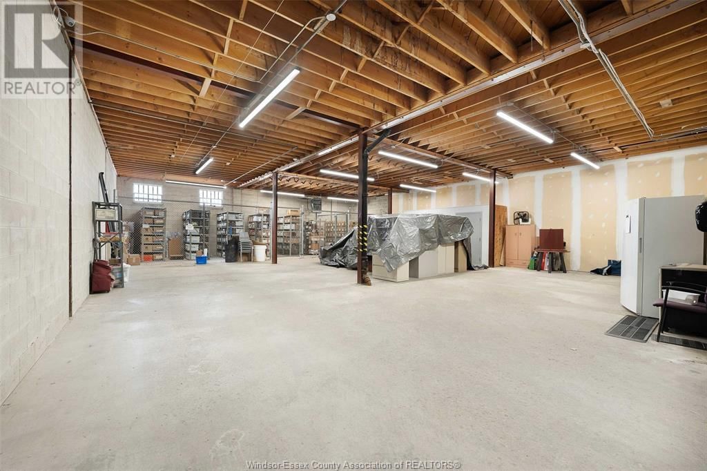 1225 MCDOUGALL Image 33