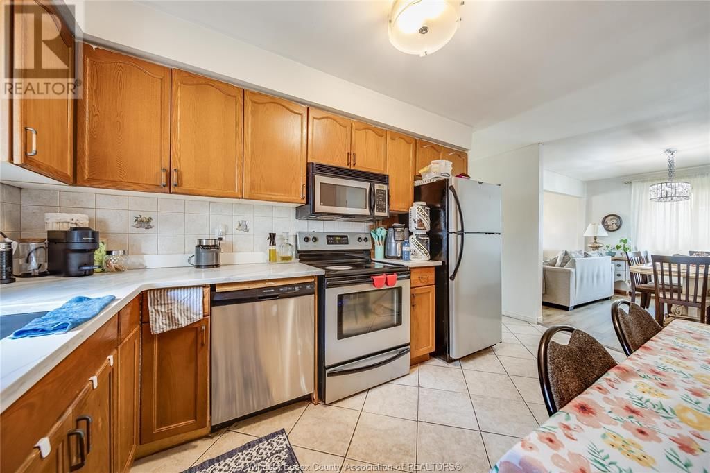 1063 BROOKVIEW Image 14