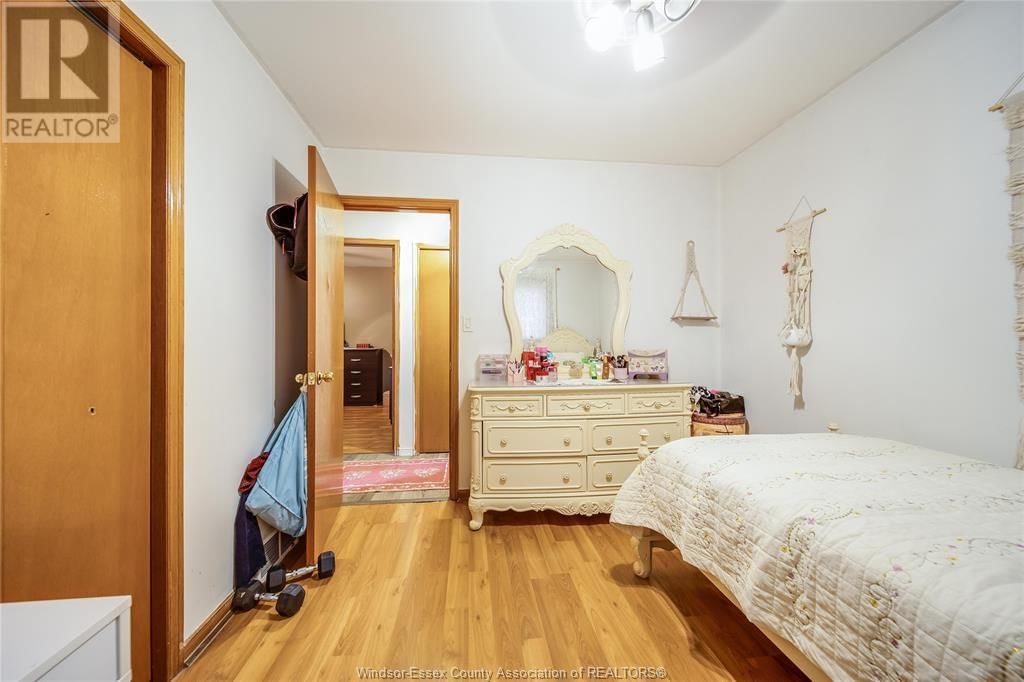 1063 BROOKVIEW Image 17